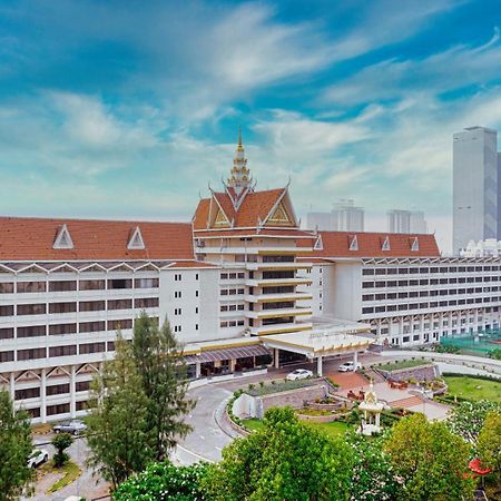 Hotel Cambodiana Phnom Penh Luaran gambar