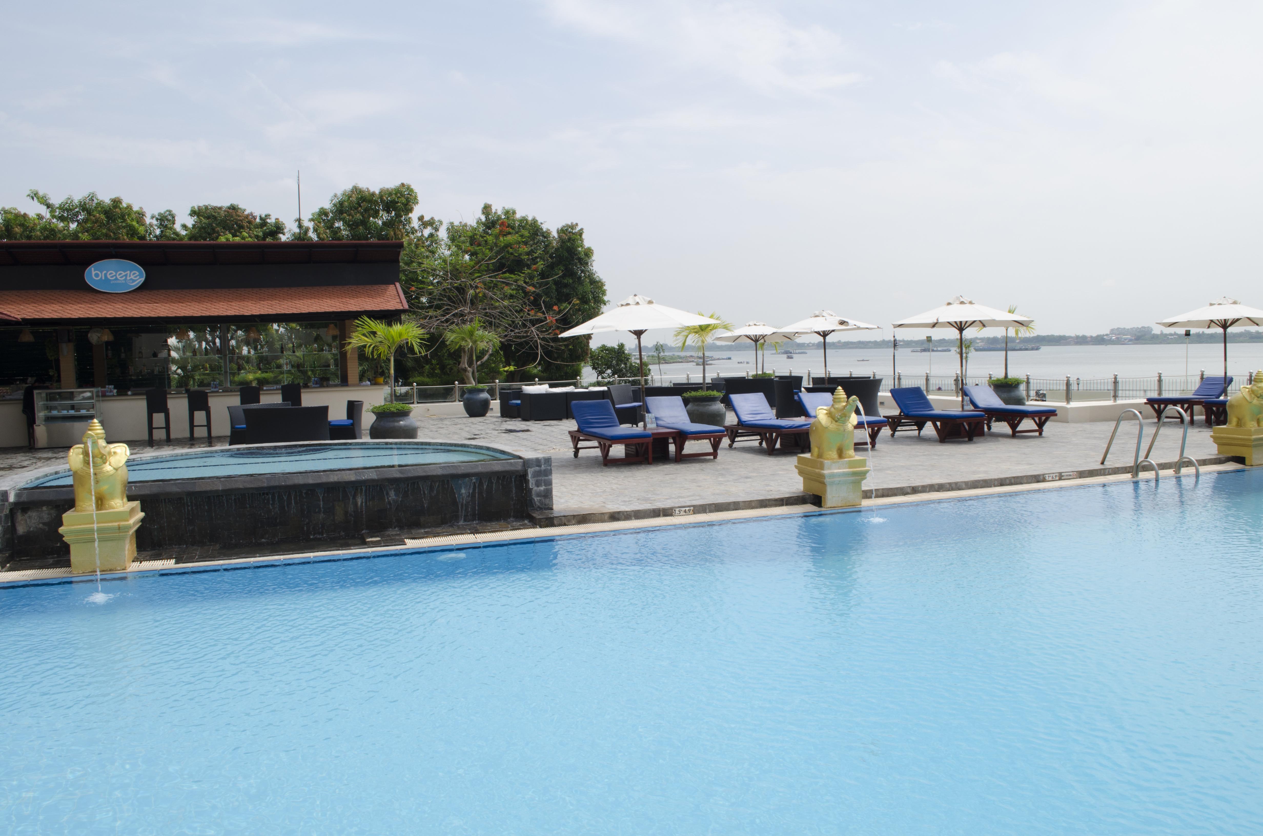 Hotel Cambodiana Phnom Penh Luaran gambar
