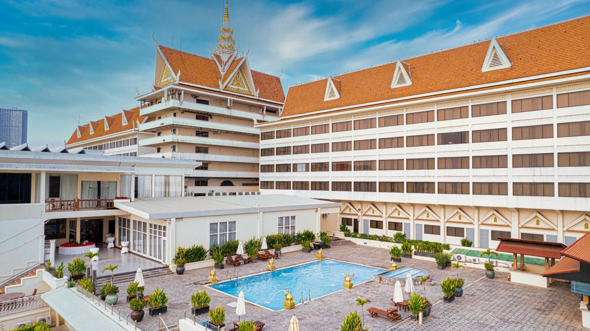Hotel Cambodiana Phnom Penh Luaran gambar