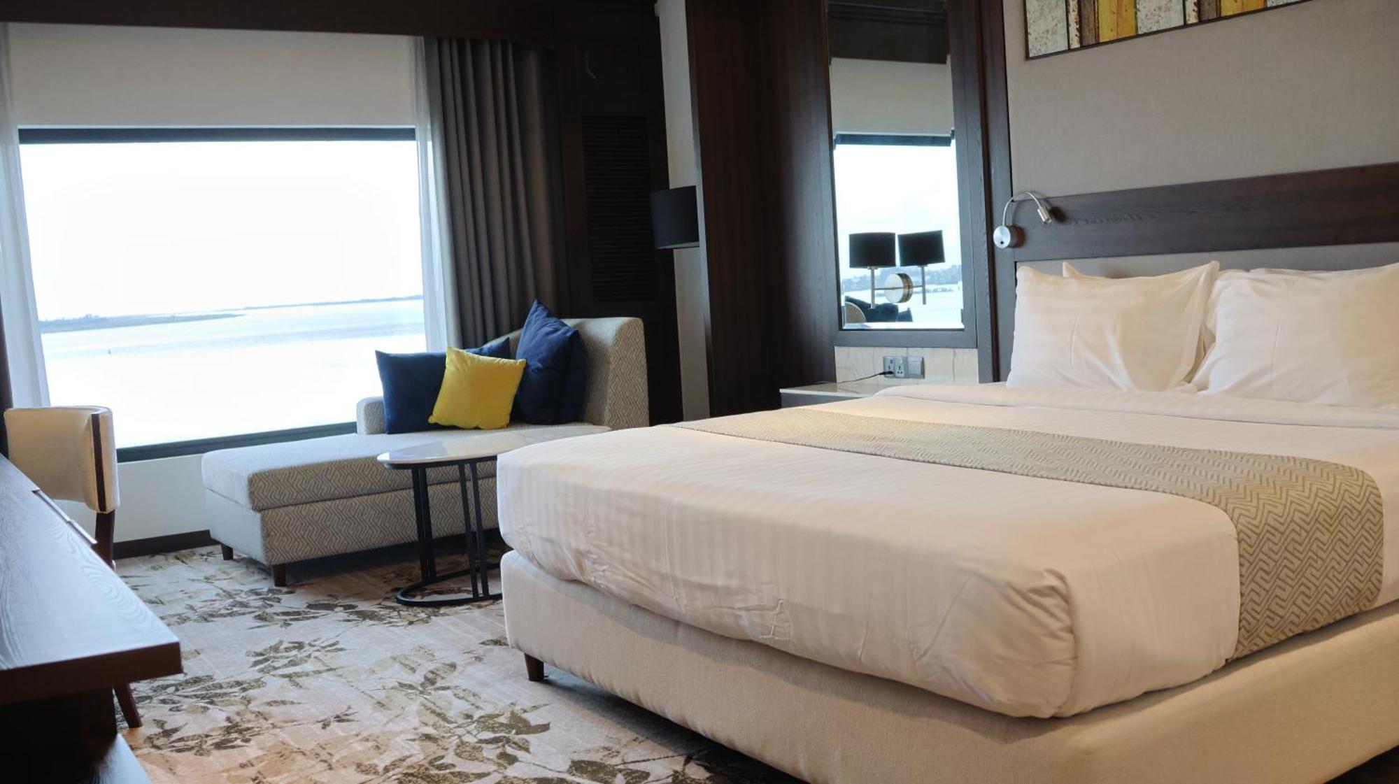 Hotel Cambodiana Phnom Penh Luaran gambar