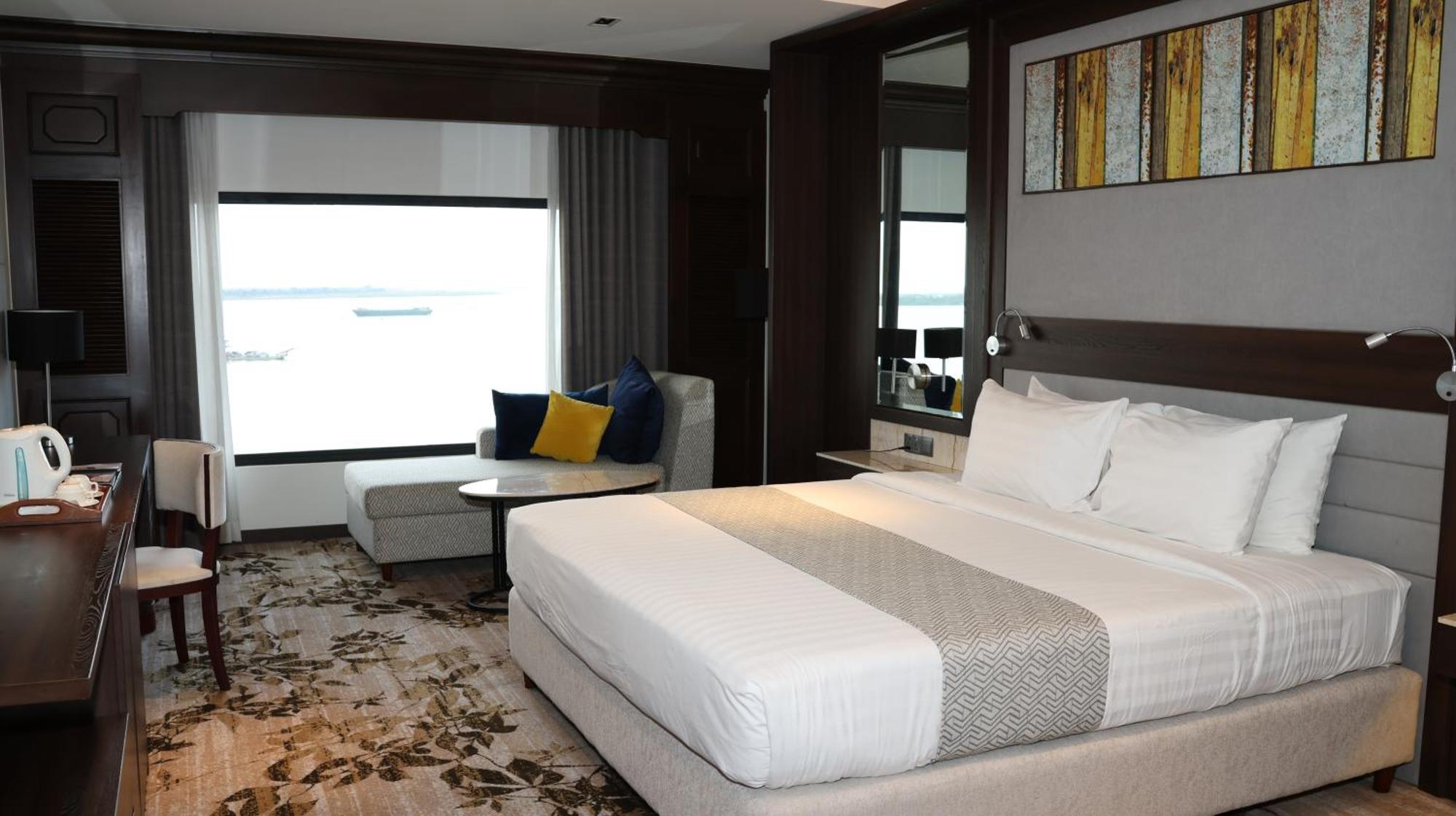 Hotel Cambodiana Phnom Penh Luaran gambar