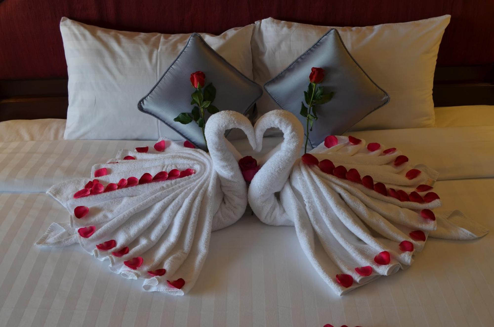 Hotel Cambodiana Phnom Penh Luaran gambar