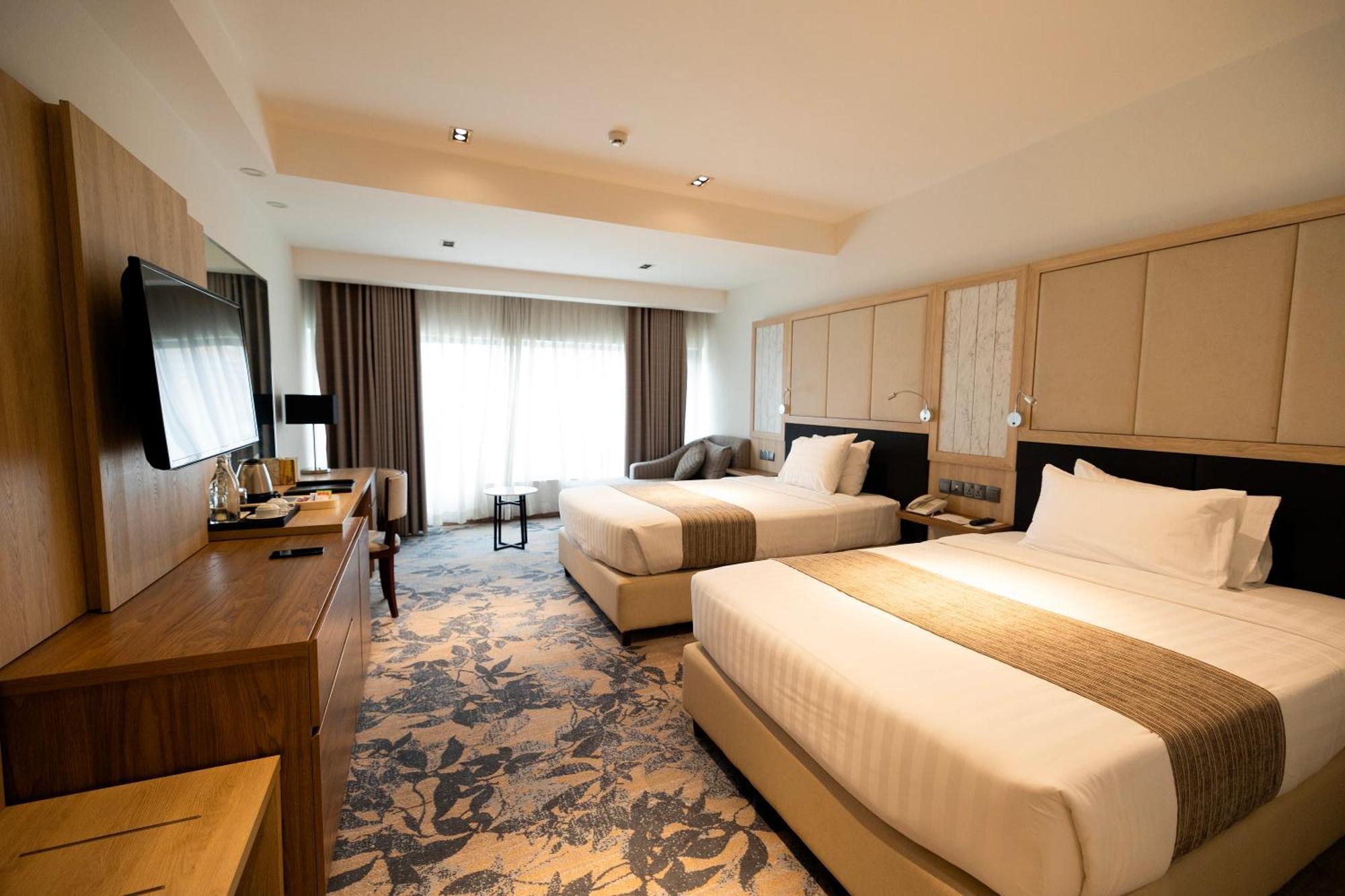 Hotel Cambodiana Phnom Penh Luaran gambar